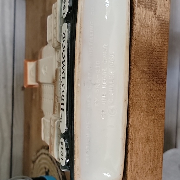 Vintage 1968 Jim Beam The Broadmoor 50th Anniversary Decanter-Empty - Picture 5 of 5